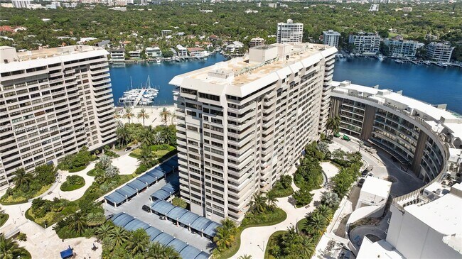 Building Photo - 3 Grove Isle Dr
