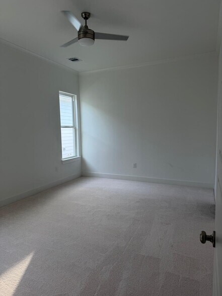 Building Photo - 9579 Summer Cypress Ave