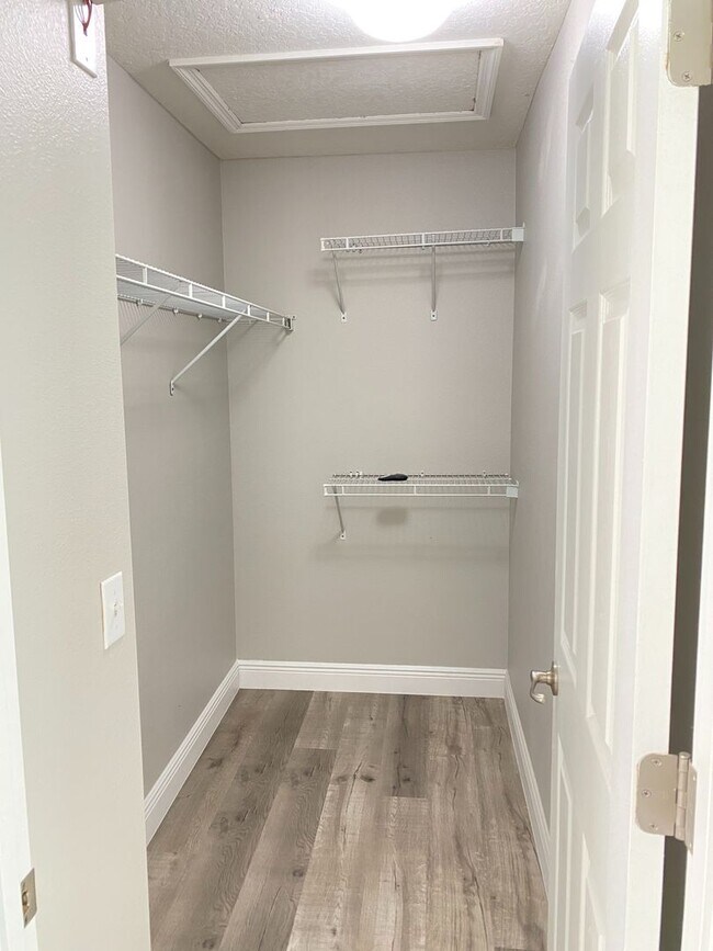 Building Photo - Newly Renovated 2bd/2.5ba in Amber Pointe ...