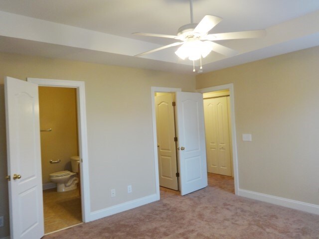 Building Photo - 425 Equinox Cir