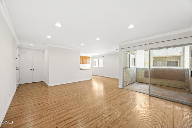 Building Photo - 1339 N Columbus Ave