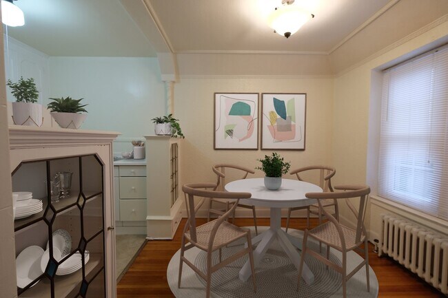 Building Photo - The Granada