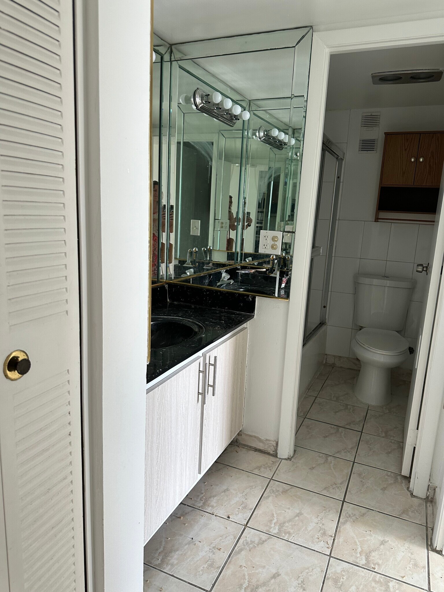 Building Photo - 4675 W 18th Ct