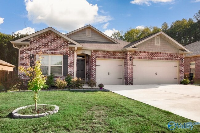 Building Photo - 157 High Leaf Dr