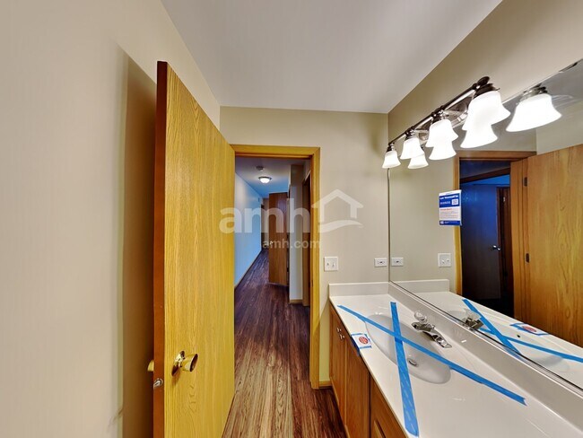 Building Photo - 329 Verbena Ln