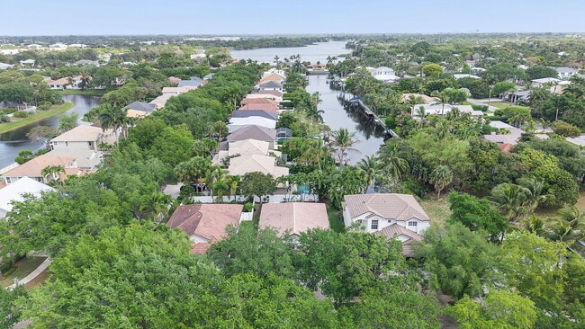 Building Photo - 981 Delray Lakes Dr