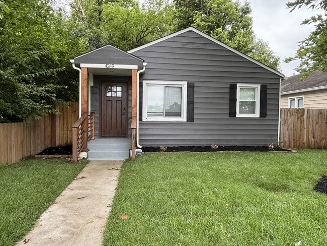 Primary Photo - 4249 Ralston Ave