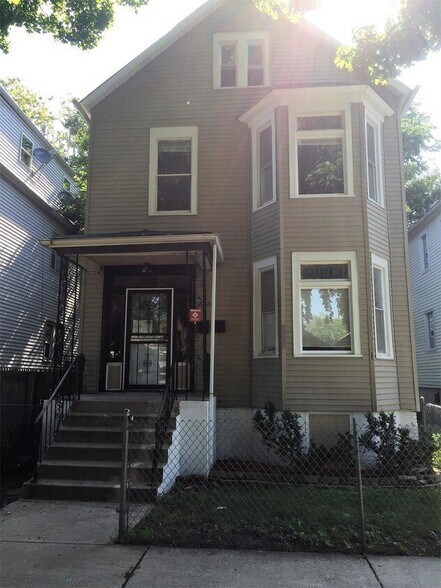 Building Photo - 8423 S Muskegon Ave
