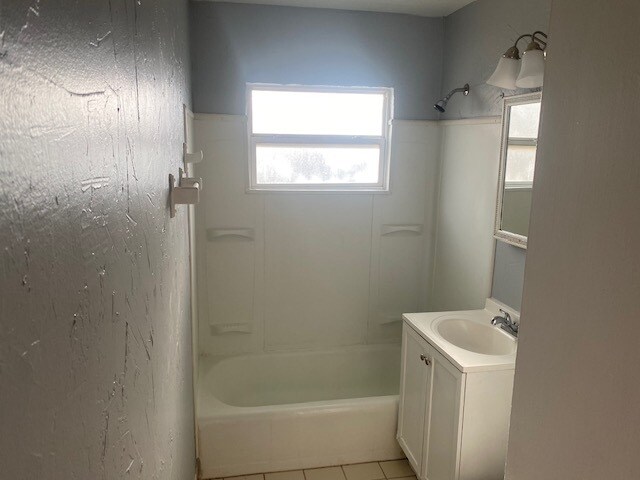 Building Photo - 4600 S Hayden St