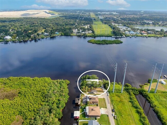 Building Photo - 9901 Bay Dr