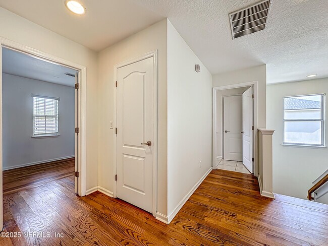 Building Photo - 346 Hefferon Dr