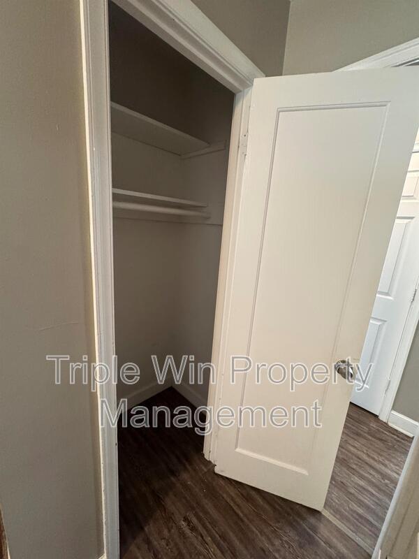 Building Photo - 1629 Talisman Ln