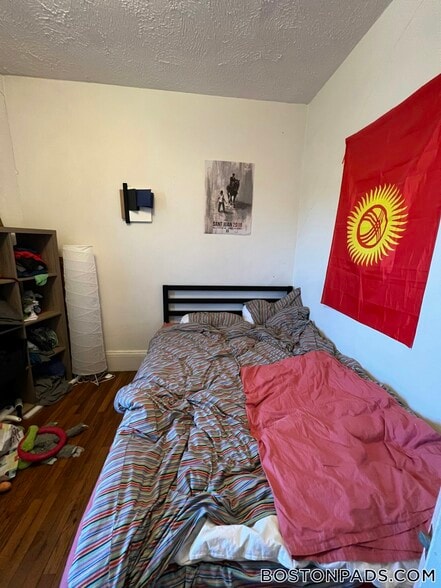 Building Photo - 59 Cedar St