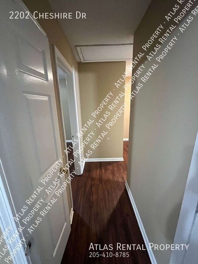 Building Photo - 2202 Cheshire Dr