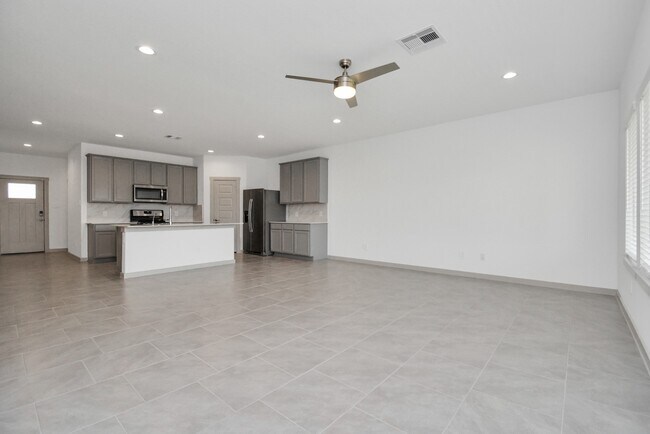Building Photo - 4010 Elk Crk Ct