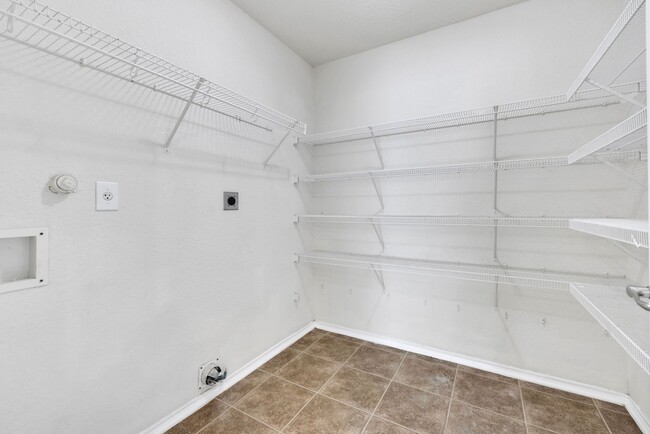 Building Photo - One Story Rental in NW San Antonio!!