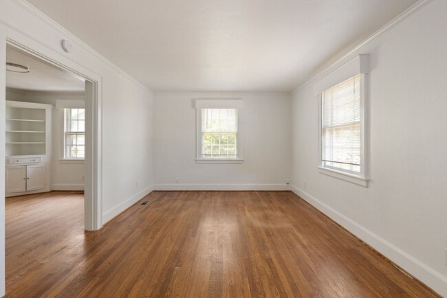 Building Photo - 317 35th St