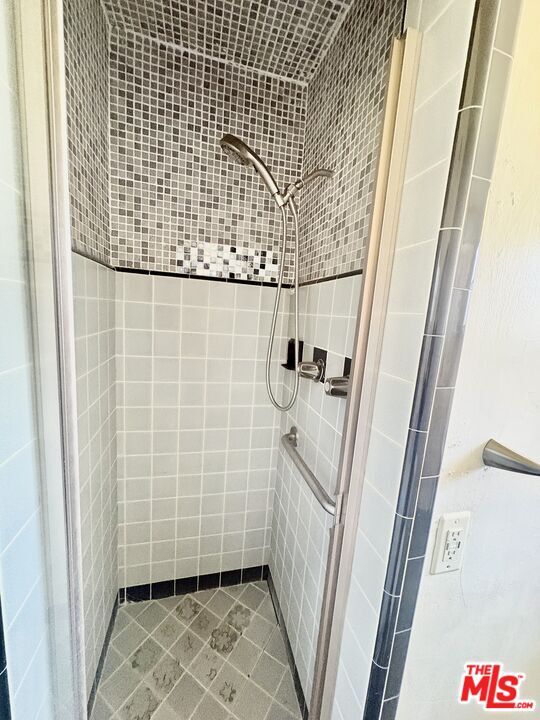 Building Photo - 7428 W 81st St