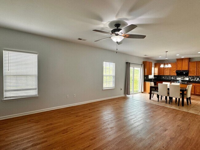 Building Photo - 145 Holly Hill Dr