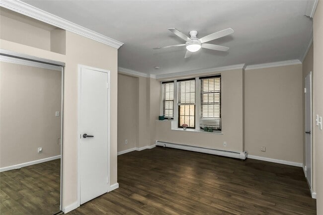 Building Photo - 310 Riverside Blvd