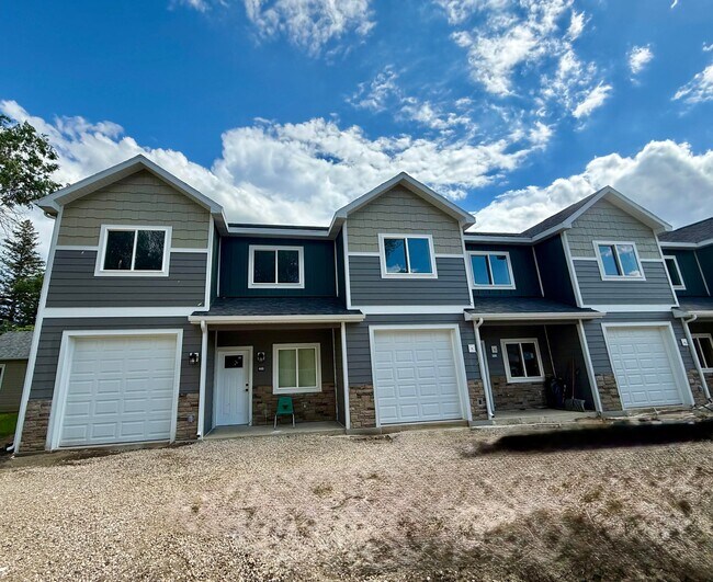 Building Photo - 440 Rosette Ln