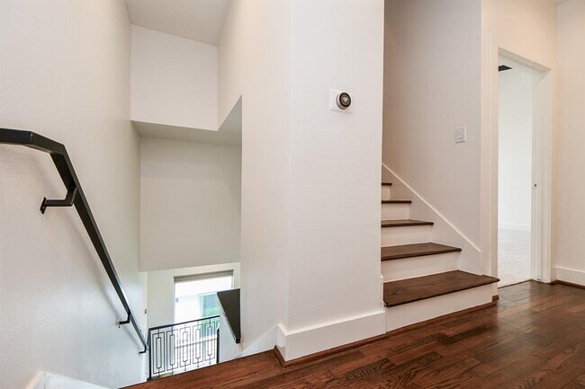 Building Photo - 4702 Austin St