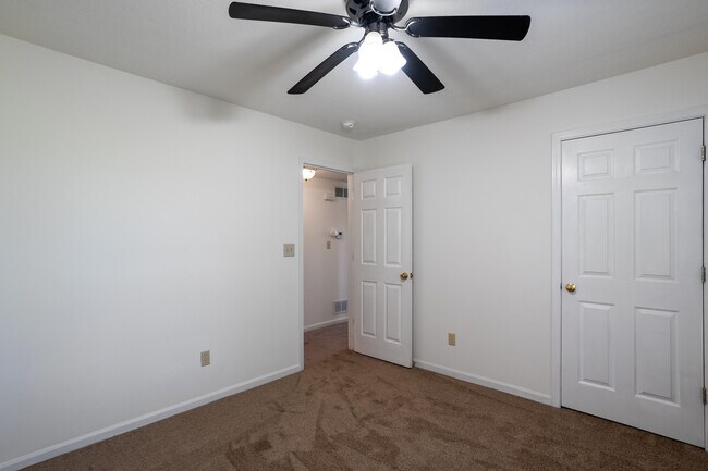 Building Photo - 3504 Delmar Ct