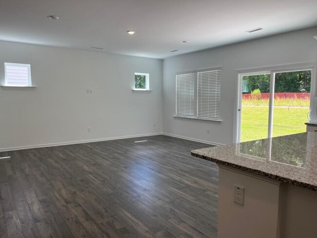 Building Photo - 198 Blue Butterfly Dr