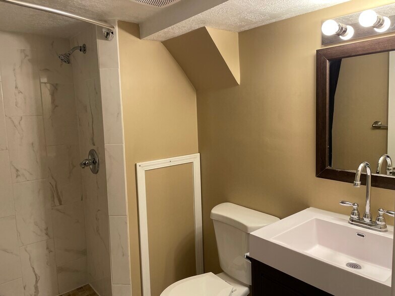 Building Photo - 4937 Beard Ave N