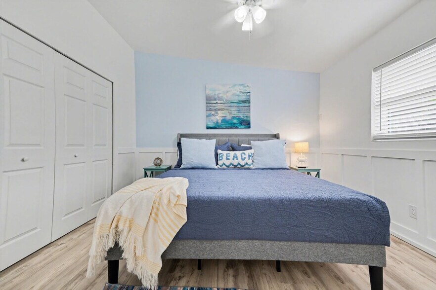 Building Photo - 711 E Gulf Blvd