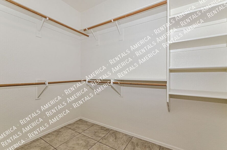 Building Photo - 2312 W Mystic Mountain Dr