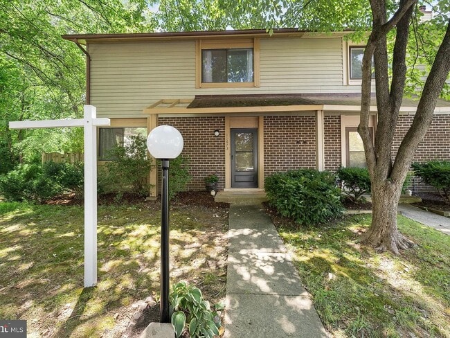 Building Photo - 10673 Spring Oak Ct
