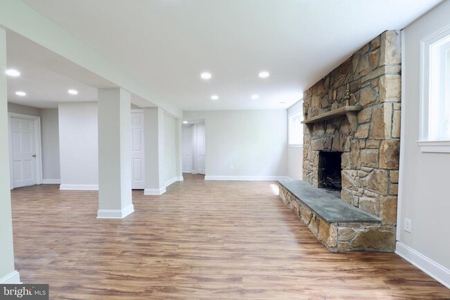 Building Photo - 1310 Forestwood Dr