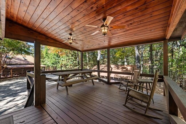 Building Photo - 212 Dogpatch Ln