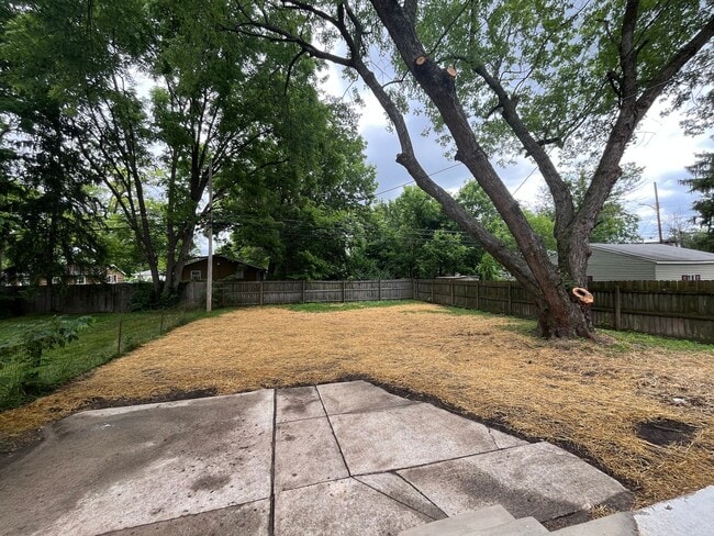 Building Photo - **REMODELED 2-BEDROOM HOUSE IN NORTH COLUMBUS!!**