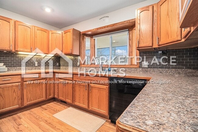 Building Photo - 340 Union Lake Rd