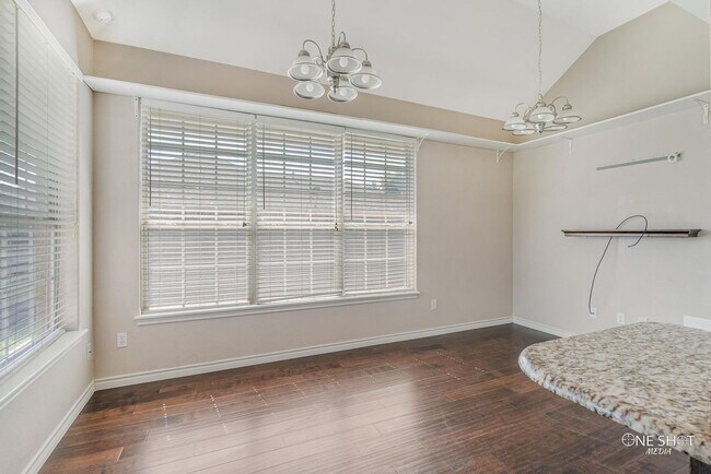 Building Photo - 7017 Springwater Ave