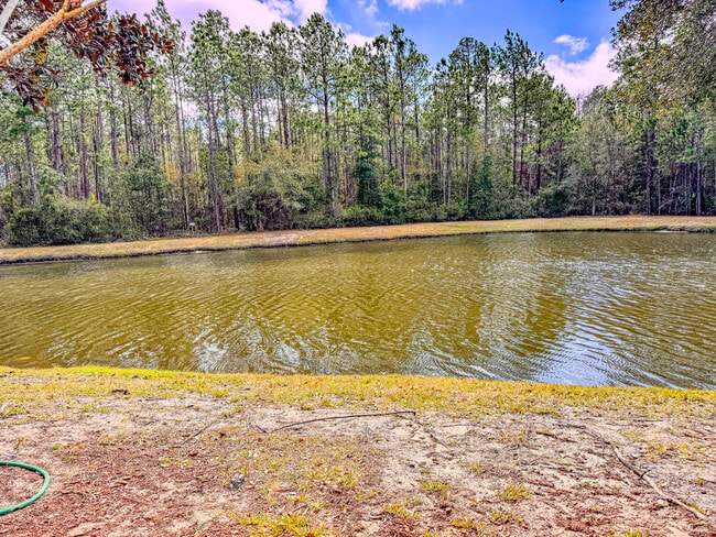 Building Photo - 518 Scrub Jay Dr