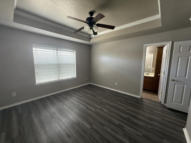 Building Photo - 4205 Cambridge Dr