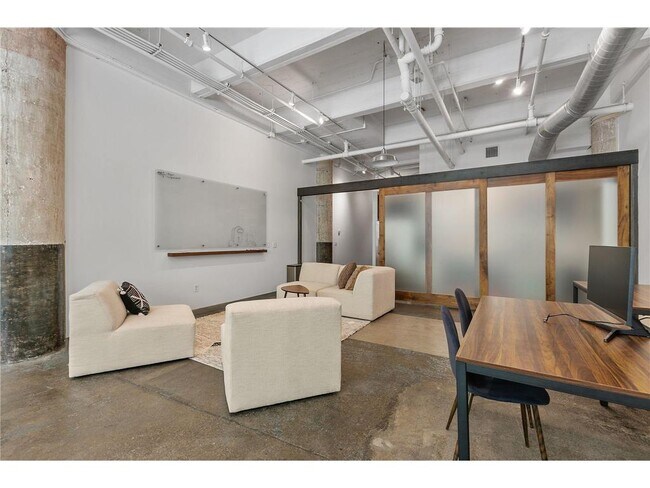Building Photo - 700 N Washington Ave