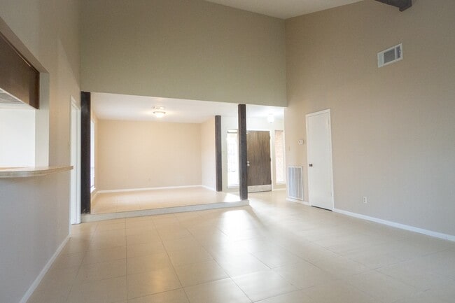 Building Photo - 7310 Westbranch Dr