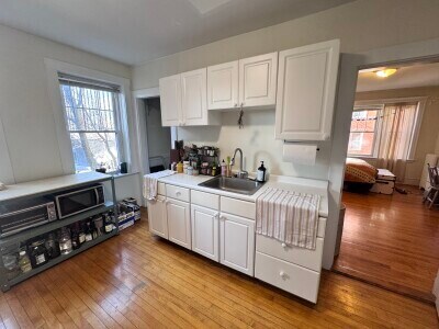 Building Photo - 9 Centre St