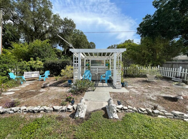 Building Photo - 1012 Laurel Ave