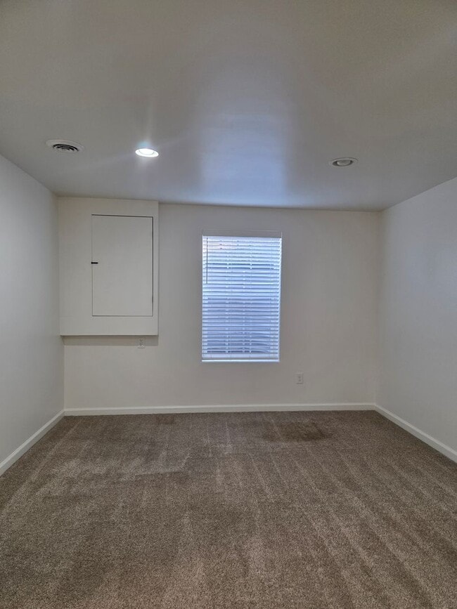 Building Photo - 2670 Sultan Supreme Way