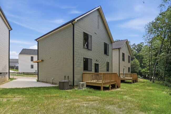 Building Photo - Brand new construction!