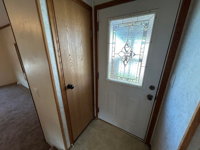 Building Photo - 3 Bedroom 2 Bath High-End Mobile Home with...