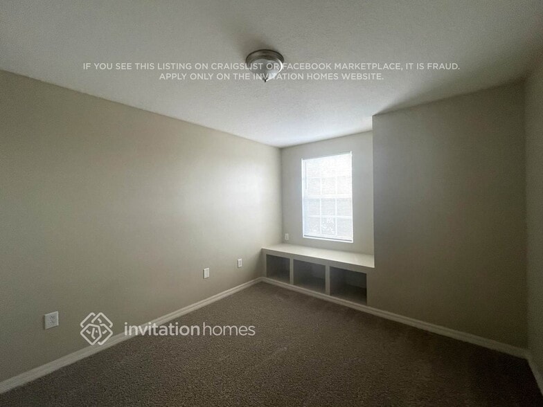 Building Photo - 12840 Kings Lake Dr