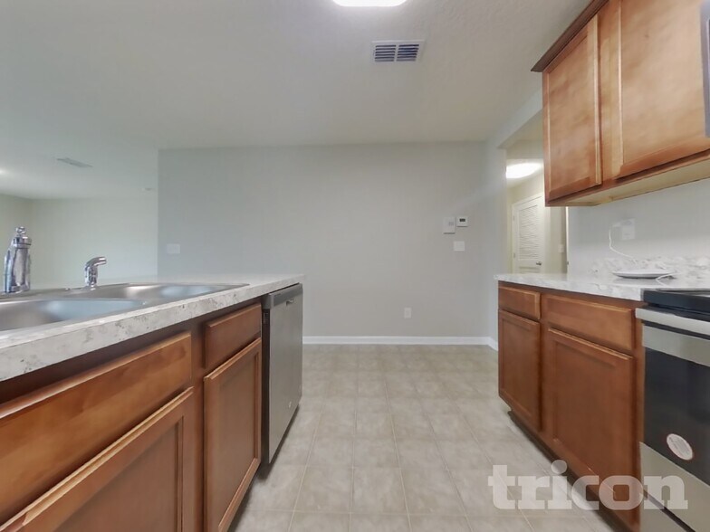 Building Photo - 3720 Summit Oaks Dr