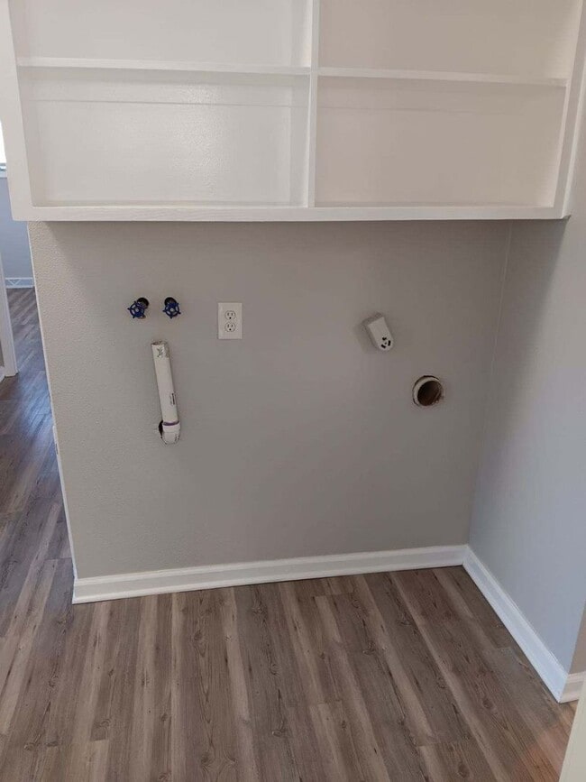 Building Photo - 3 bedroom 1 bath in Southwest Topeka