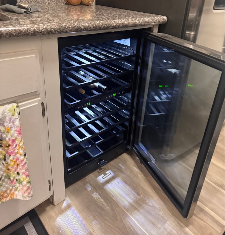 Building Photo - 21071 Gary Dr